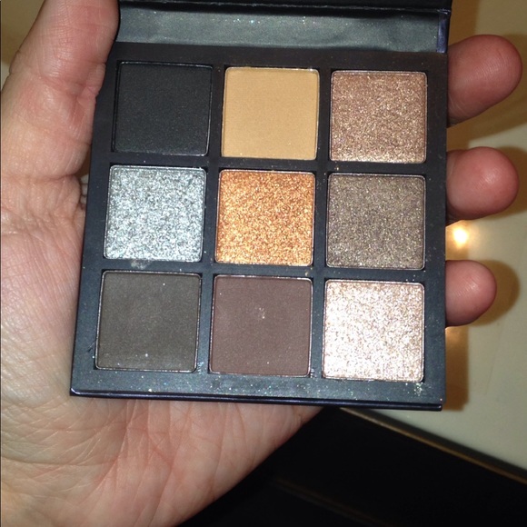 Huda beauty 9 pallet eyeshadow - Picture 3 of 6